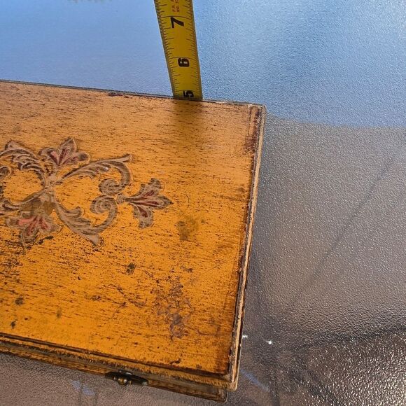 Vintage Florentine Style Gold Gilted Jewelry Storage Music Box - Picture 15 of 15